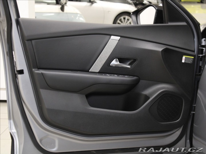 Citroën C4 1,2 PT AT Shine Pano Akčn 2023