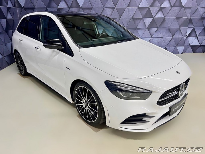 Mercedes-Benz B 200 4M, AMG, PANORAMA, NI 2022