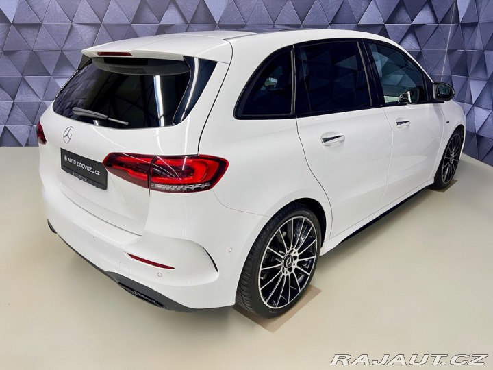 Mercedes-Benz B 200 4M, AMG, PANORAMA, NI 2022