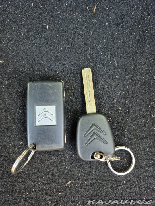 Citroën Grand C4 Picasso 1,6 HDI, 7 míst 2012