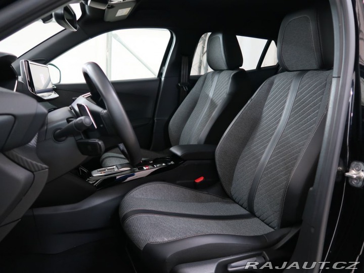 Peugeot 2008 1.2PureTech,96kW,ALLURE,A 1800