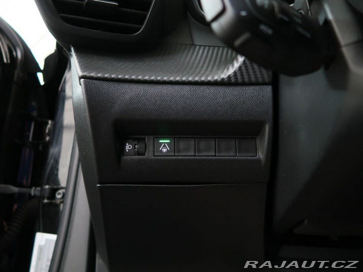 Peugeot 2008 1.2PureTech,96kW,ALLURE,A 1800