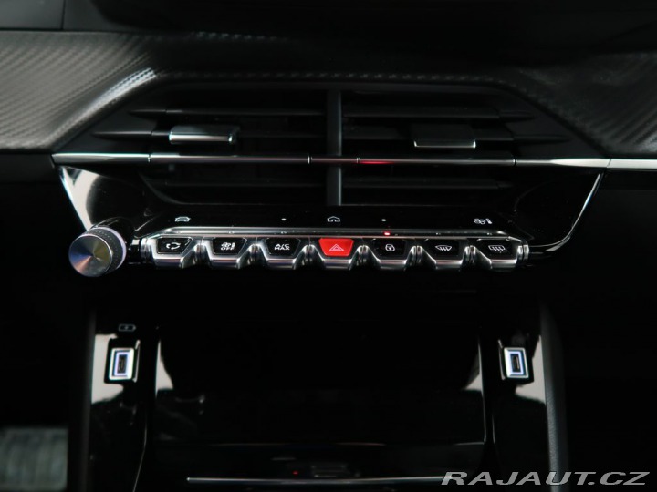 Peugeot 2008 1.2PureTech,96kW,ALLURE,A 1800