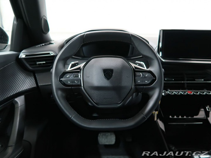 Peugeot 2008 1.2PureTech,96kW,ALLURE,A 1800