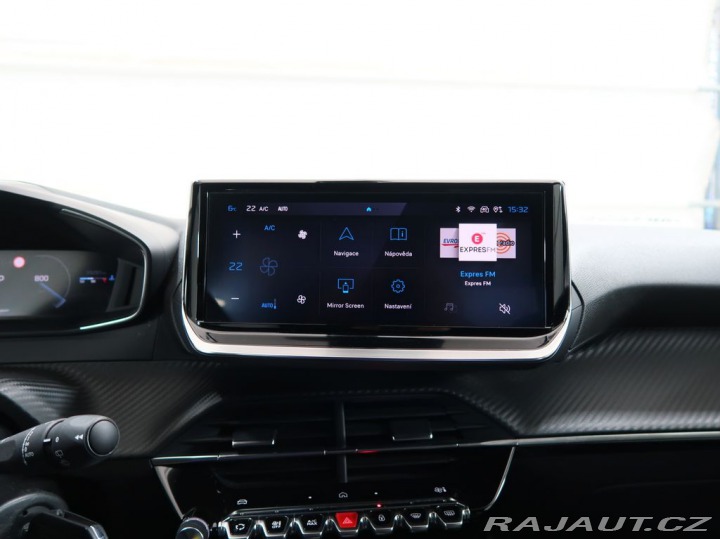 Peugeot 2008 1.2PureTech,96kW,ALLURE,A 1800