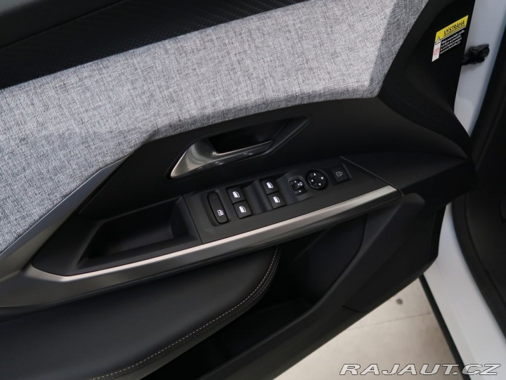 Peugeot 3008 1.2HYBRID,CZ,1Maj,ALLURE, 1800