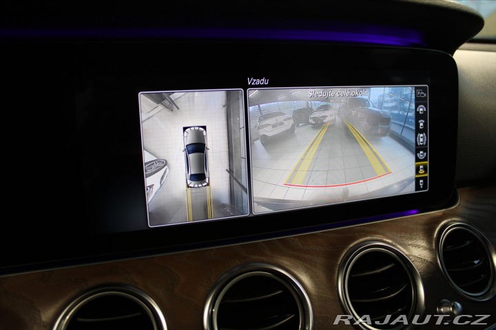 Mercedes-Benz E 200d DIS+ / 360° / NezTop 2020