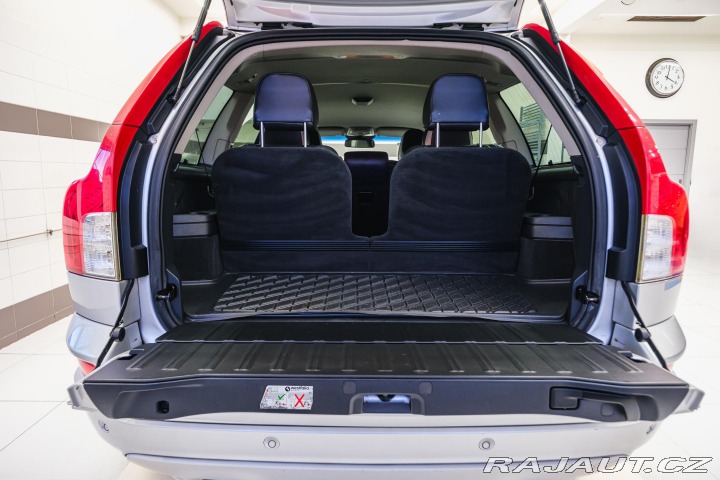 Volvo XC90 D5 147kW AWD R-design 7mí 2012