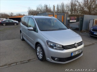 Volkswagen Touran 1,6 TDI KAMERA, TAŽNÉ 2010