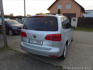 Volkswagen Touran 1,6 TDI KAMERA, TAŽNÉ 2010