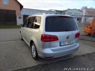Volkswagen Touran 1,6 TDI KAMERA, TAŽNÉ 2010