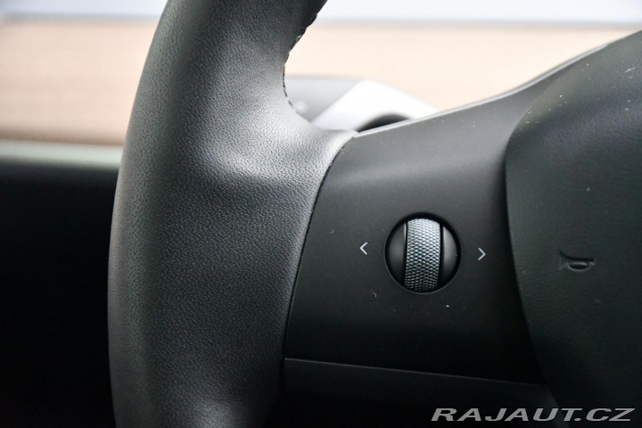 Tesla Model Y STANDARD RANGE 1M SoH 96% 2023