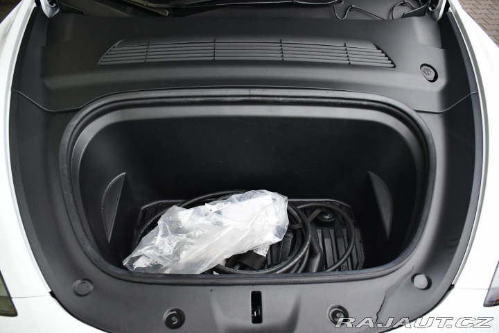 Tesla Model Y STANDARD RANGE 1M SoH 96% 2023