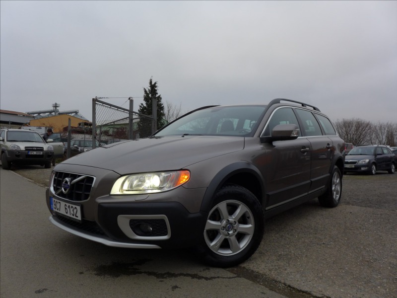 Volvo XC70 2,4 D 4X4, PLNÝ SERVIS