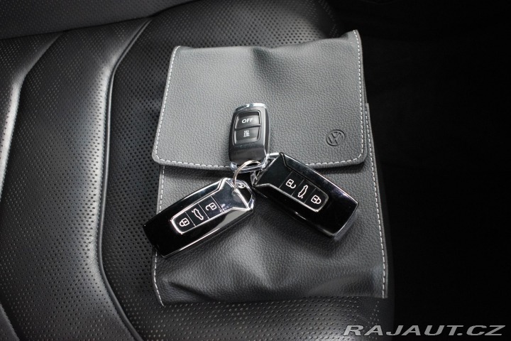 Volkswagen Touareg 3.0 TDI*REZERVACE* 2019