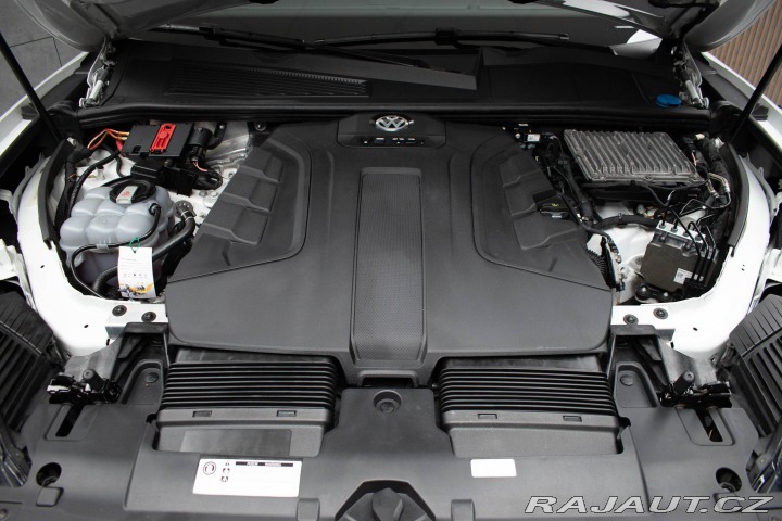 Volkswagen Touareg 3.0 TDI*REZERVACE* 2019