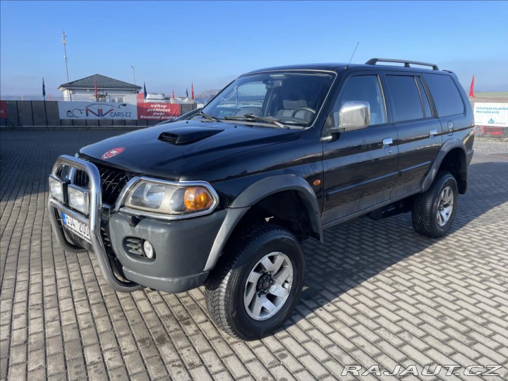 Mitsubishi Pajero 2,5 TD 85kw 4x4 Tažné Eko 2002