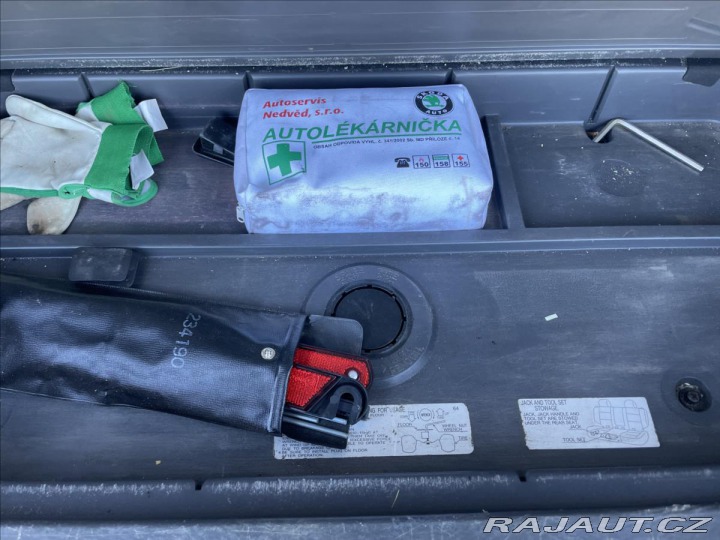 Mitsubishi Pajero 2,5 TD 85kw 4x4 Tažné Eko 2002