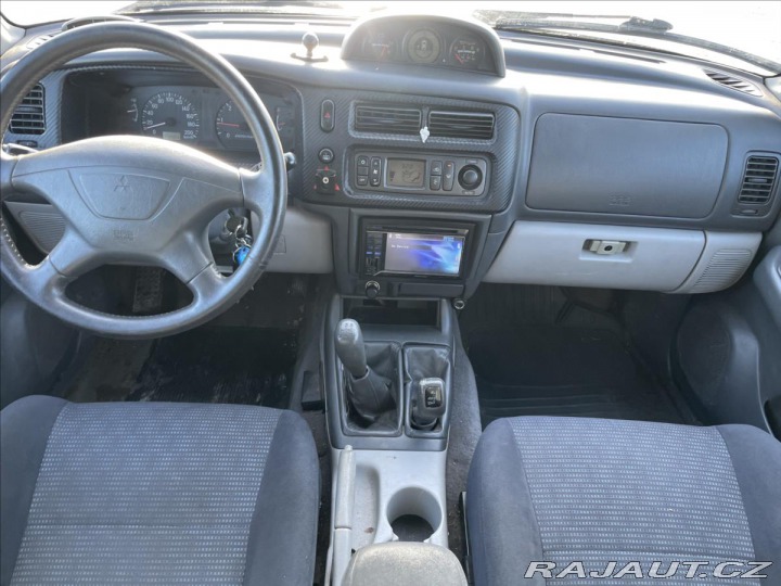 Mitsubishi Pajero 2,5 TD 85kw 4x4 Tažné Eko 2002