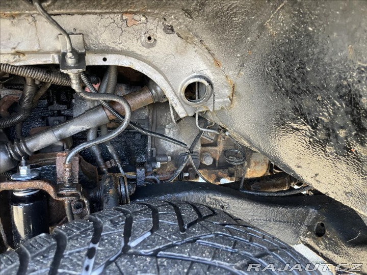 Mitsubishi Pajero 2,5 TD 85kw 4x4 Tažné Eko 2002