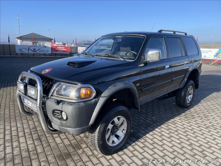 Mitsubishi Pajero 2,5 TD 85kw 4x4 Tažné Eko 2002