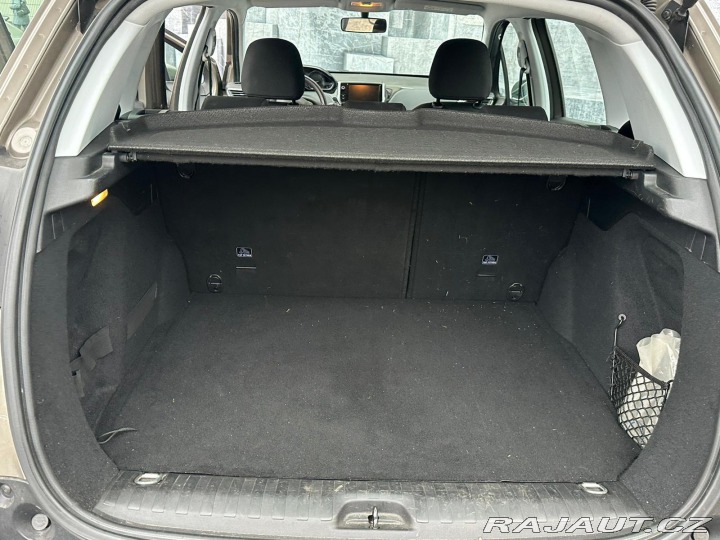 Peugeot 2008 1.2PURETECH,81KW,VYHŘ. SE 2016