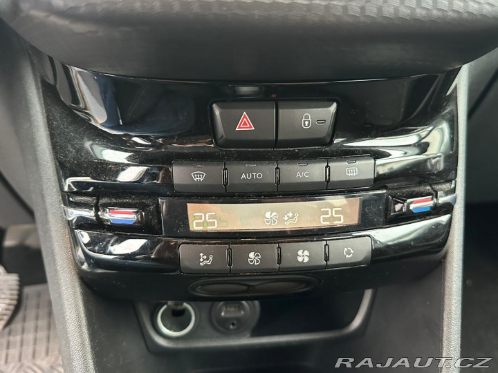 Peugeot 2008 1.2PURETECH,81KW,VYHŘ. SE 2016