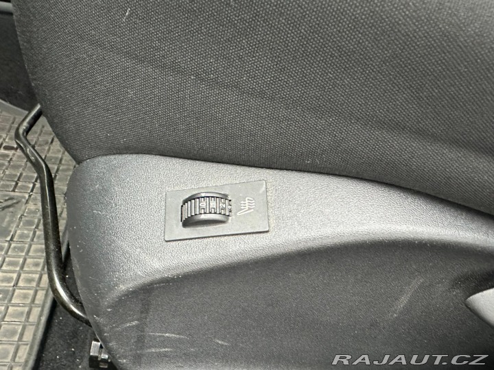 Peugeot 2008 1.2PURETECH,81KW,VYHŘ. SE 2016