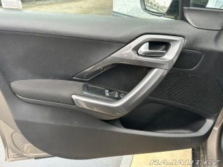 Peugeot 2008 1.2PURETECH,81KW,VYHŘ. SE 2012