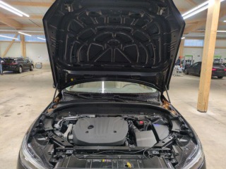 Volvo XC60 Plus Dark AWD, 2.0 B5 MHE 2025