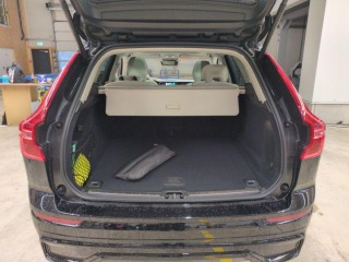 Volvo XC60 Plus Dark AWD, 2.0 B5 MHE 2025