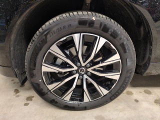 Volvo XC60 Plus Dark AWD, 2.0 B5 MHE 2025