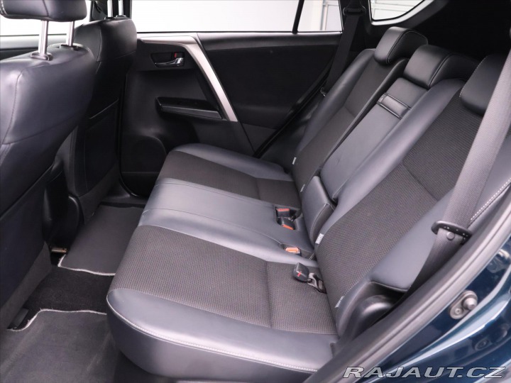 Toyota RAV4 2,5 Hybrid 114kW e-CVT 4W 2018