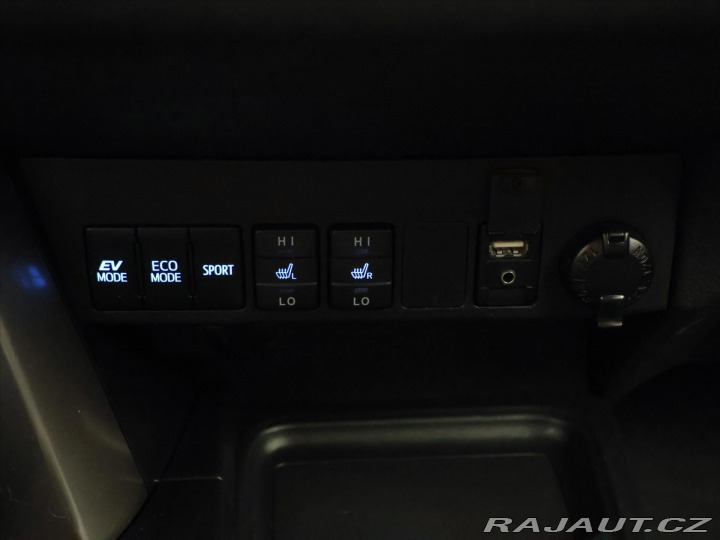 Toyota RAV4 2,5 Hybrid 114kW e-CVT 4W 2018