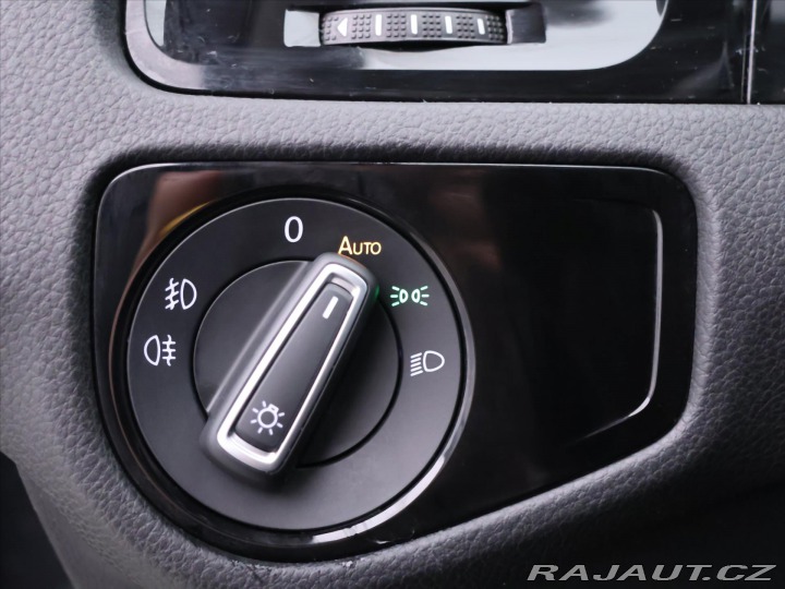 Volkswagen Golf 1,4 TSI 92kW DSG R-Line 1 2014