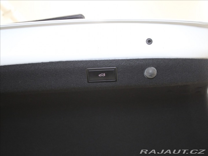 Škoda Superb 2,0 TDi 140kW L&K 1.m 2015