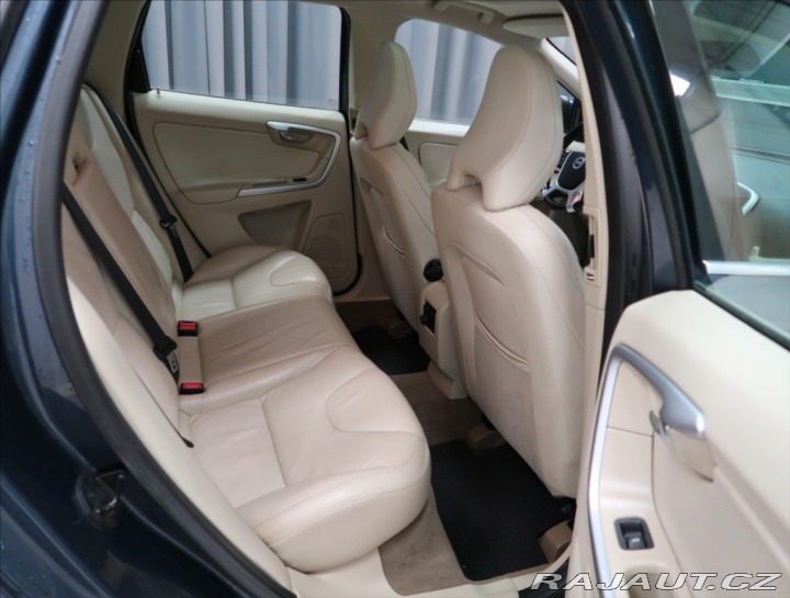 Volvo XC60 2,4 D5 AWD AUT 2011