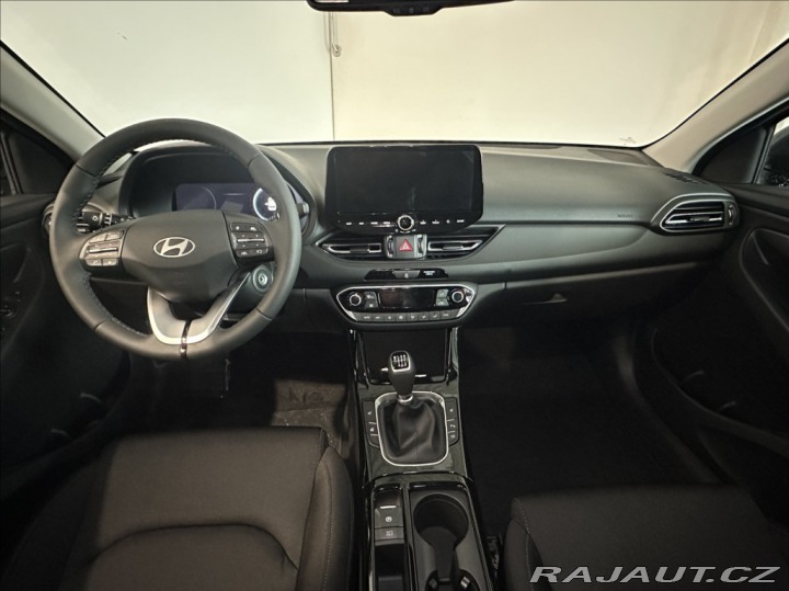 Hyundai i30 1,5 DPi INDIVIDUAL !AKČNÍ 2025