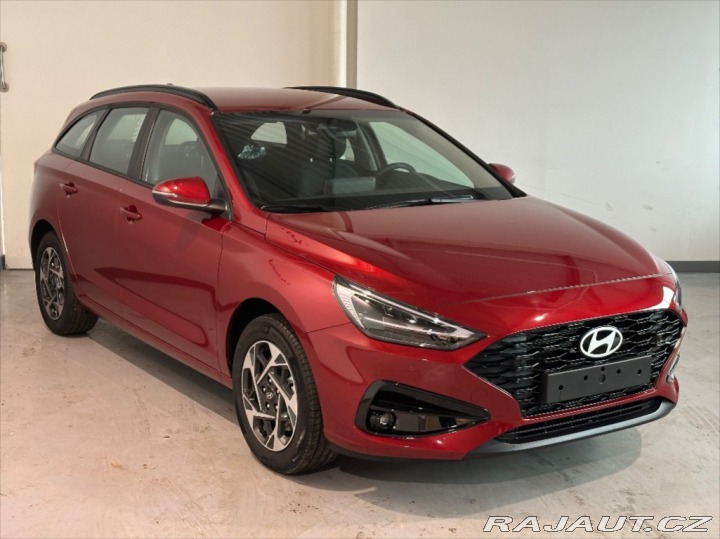 Hyundai i30 1,5 DPi INDIVIDUAL !AKČNÍ 2025