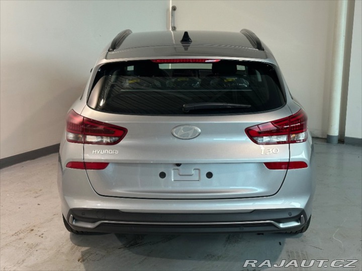 Hyundai i30 1,5 DPi INDIVIDUAL !AKČNÍ 2025