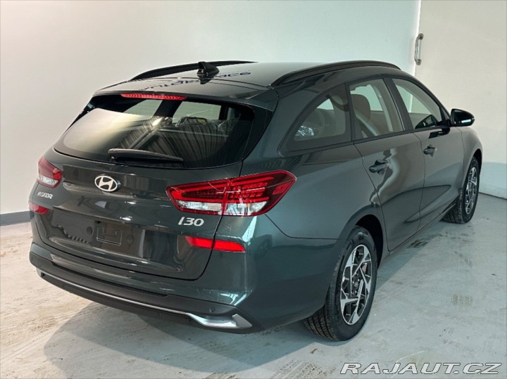 Hyundai i30 1,5 DPi INDIVIDUAL !AKČNÍ 2025