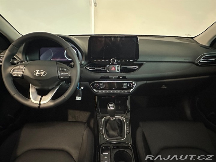 Hyundai i30 1,5 DPi INDIVIDUAL !AKČNÍ 2025