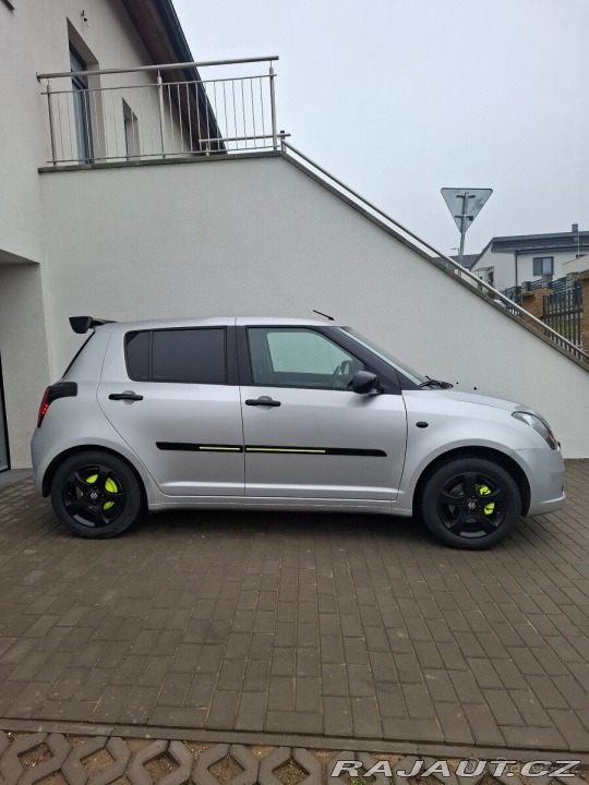 Suzuki Swift 1,3   GL | klima | navi | 2006