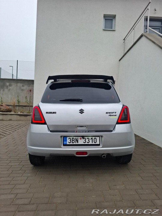 Suzuki Swift 1,3   GL | klima | navi | 2006