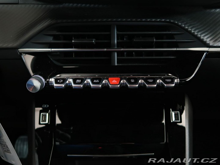 Peugeot 2008 1.2PureTech,75kW,ALLURE,M 1800