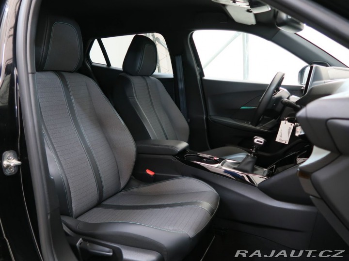 Peugeot 2008 1.2PureTech,75kW,ALLURE,M 1800