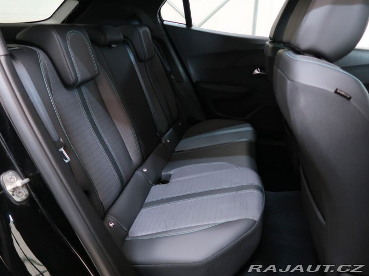 Peugeot 2008 1.2PureTech,75kW,ALLURE,M 1800