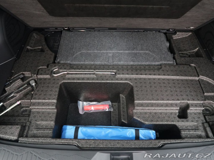 Subaru Forester TOURING 4X4 AWD. Ve výrob 2025