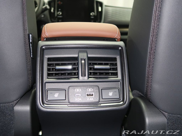 Subaru Forester TOURING 4X4 AWD. Ve výrob 2026