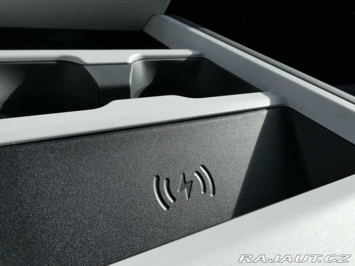 Land Rover Defender 110 3,0 S D200 2026